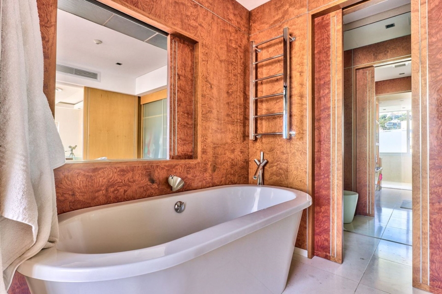 2 Bedroom Property for Sale in Bantry Bay Western Cape